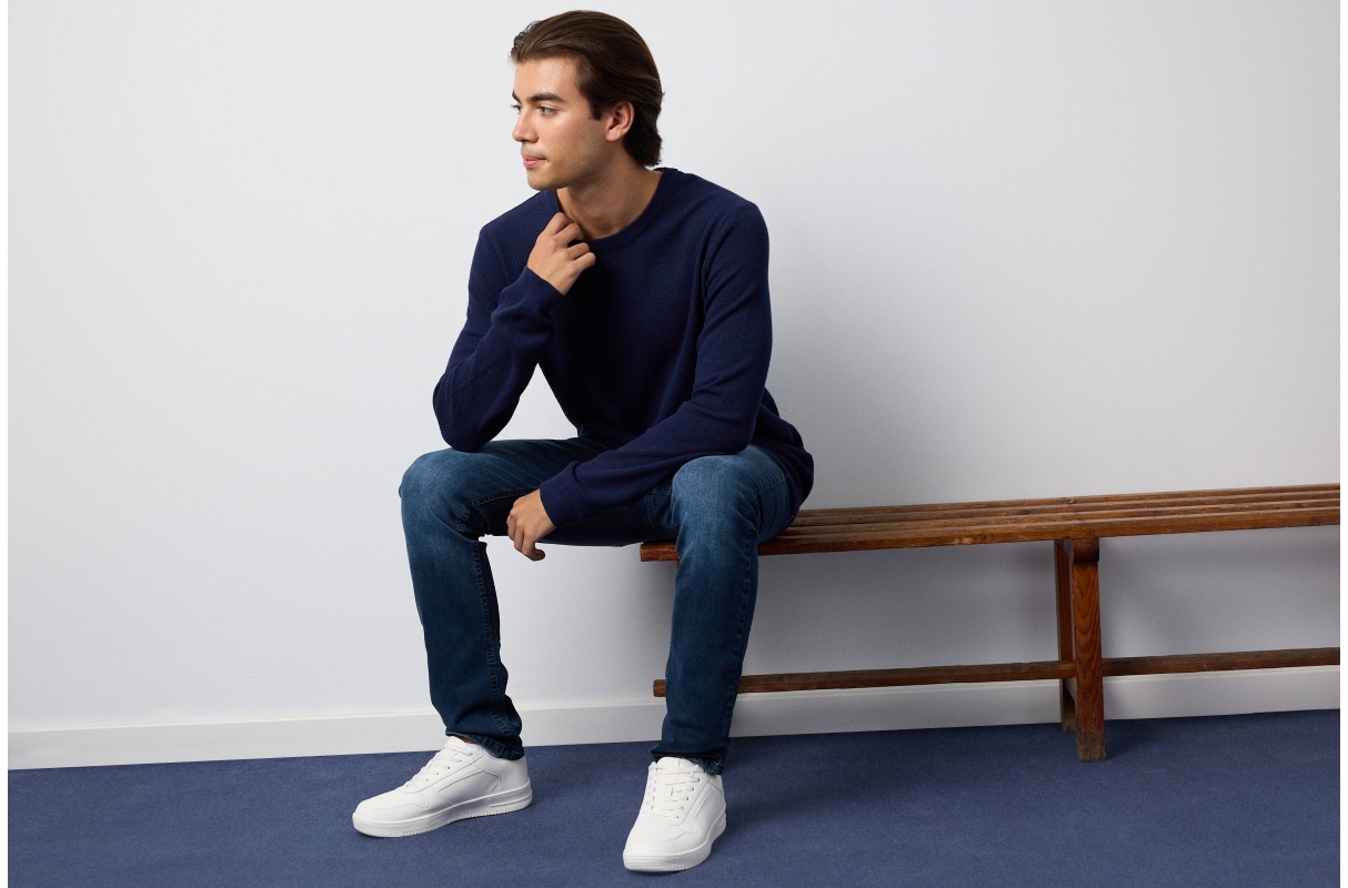 Basic crew neck jumper navy middle front view