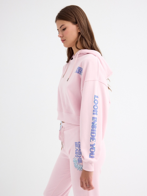 Sweatshirt com capuz estampado rosa claro vista detalhe