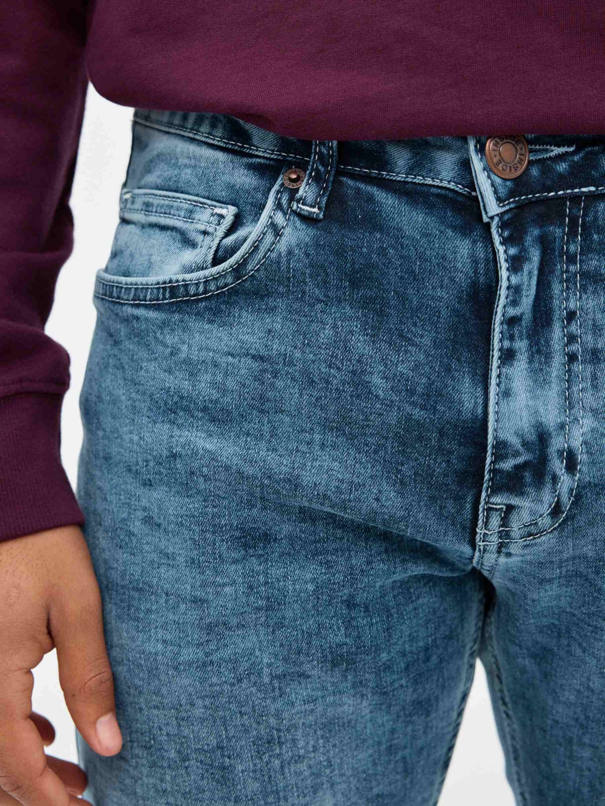 Jeans slim azul desgastados azul vista detalle