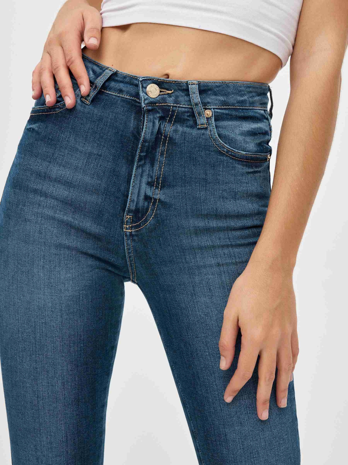 High rise skinny jeans blue detail view