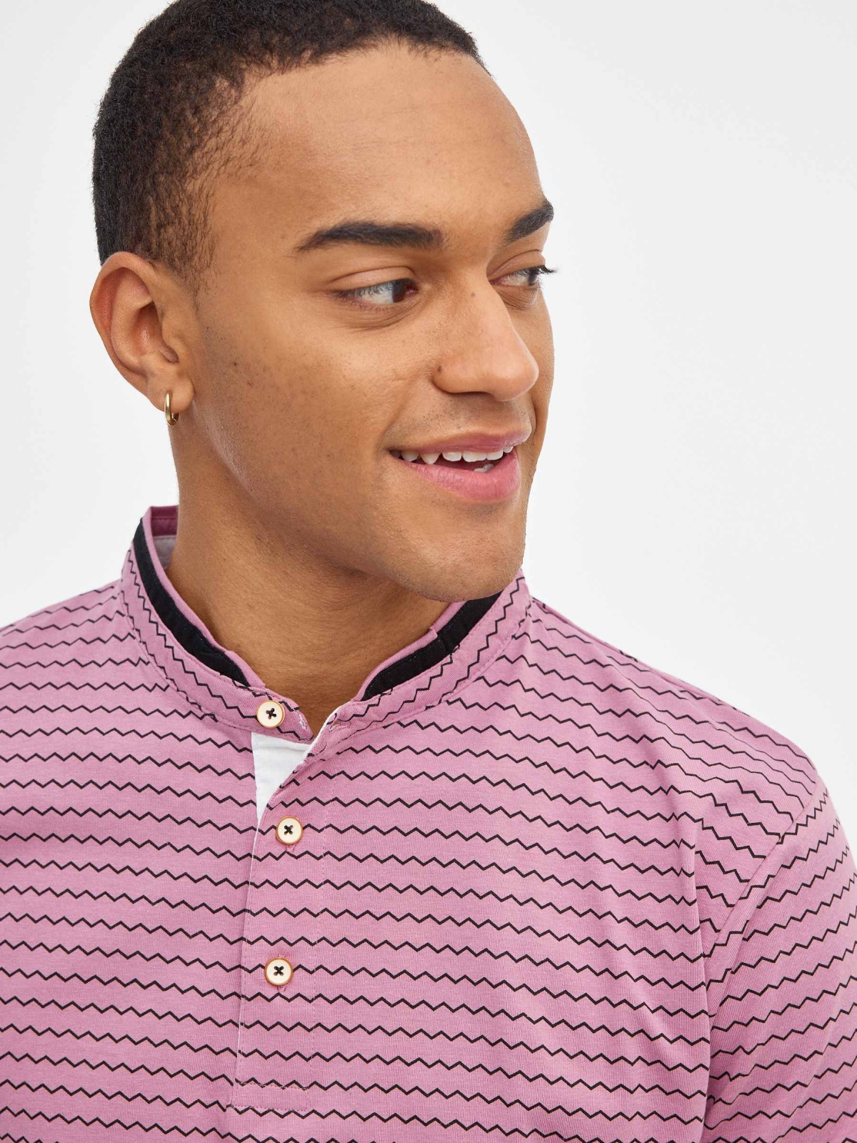 Geometric mao polo shirt purple detail view