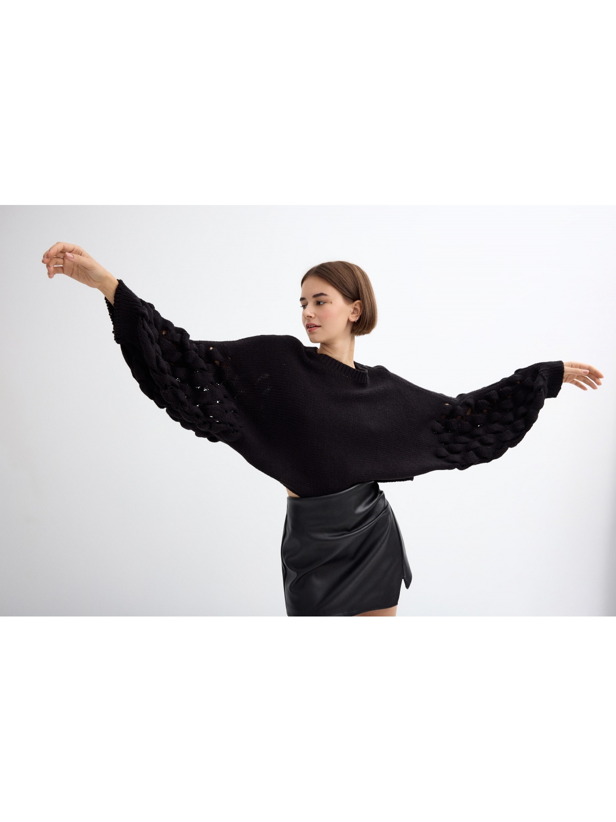 %Extra% Crop sweater with puffed sleeves black
