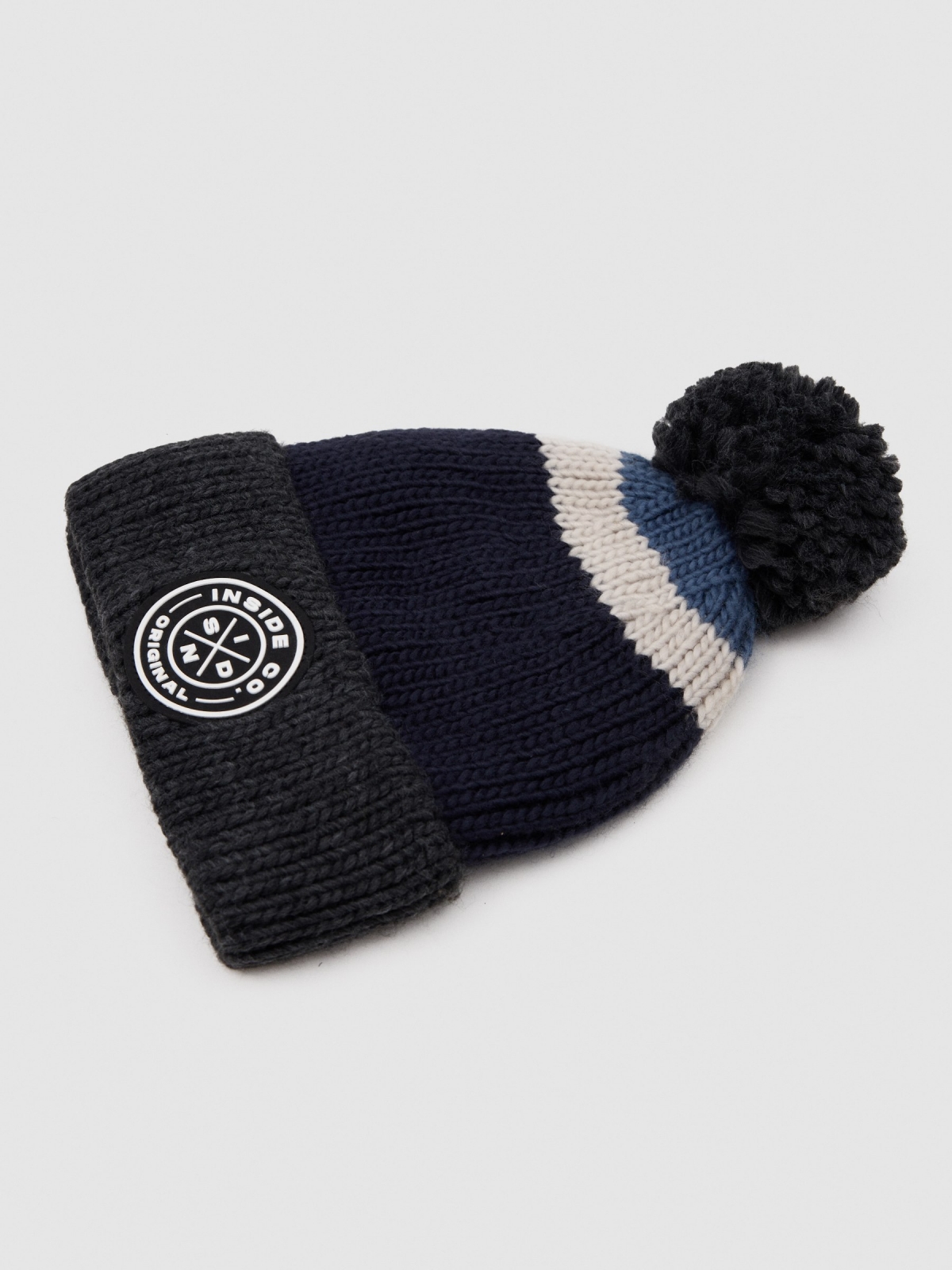 Men's hat with pompom blue detail view