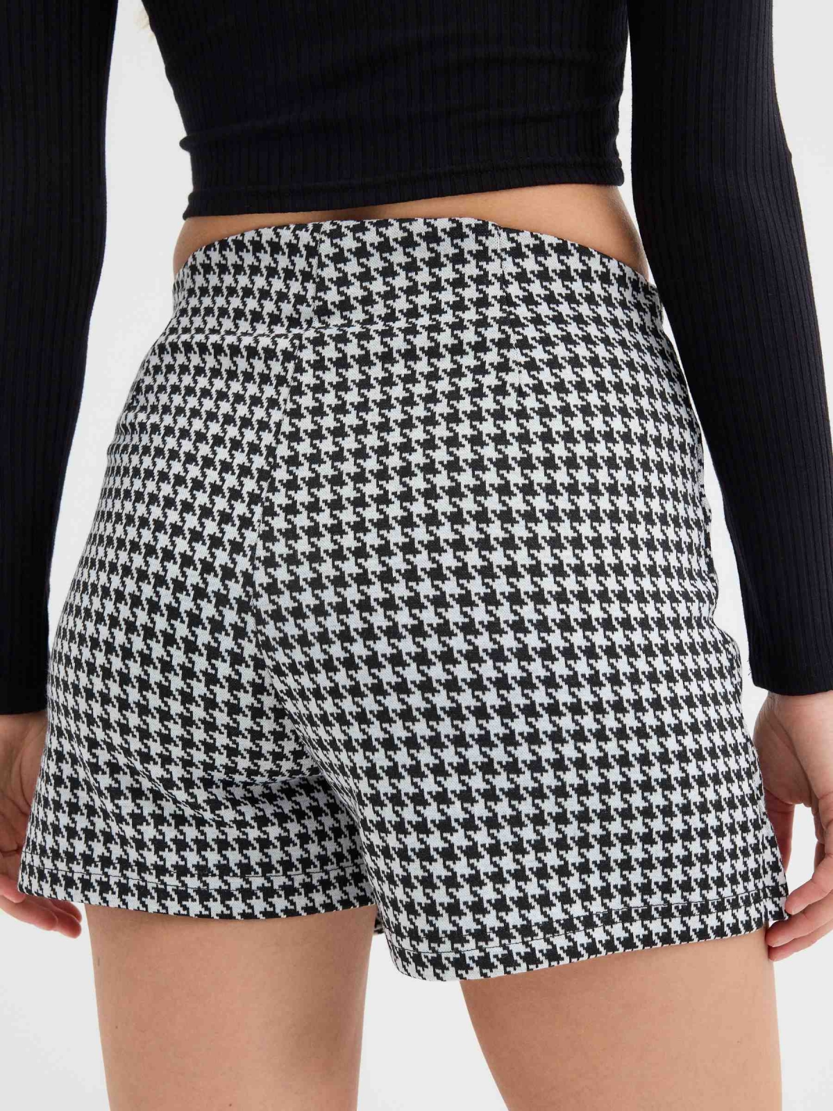 Falda pantalón jacquard con vichy negro vista detalle