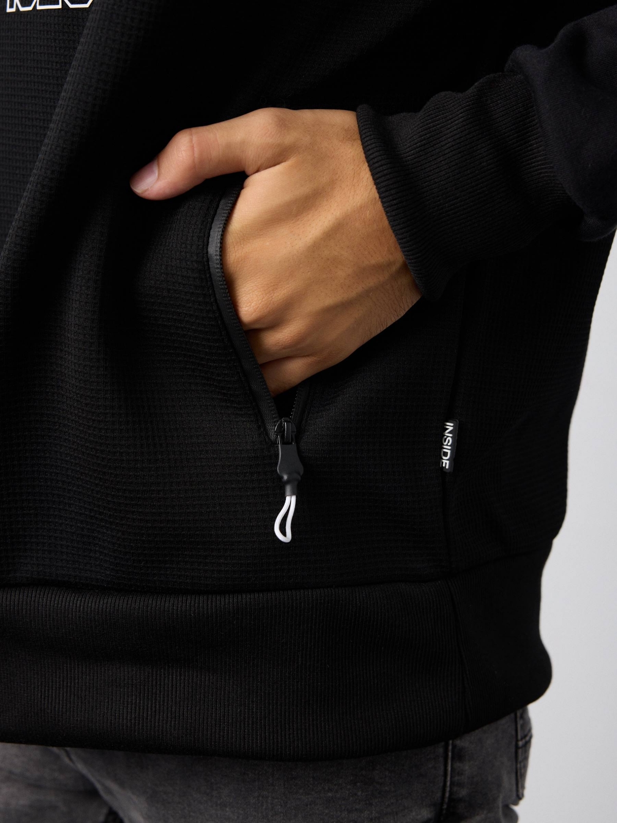 Sweatshirt Strong preto vista detalhe