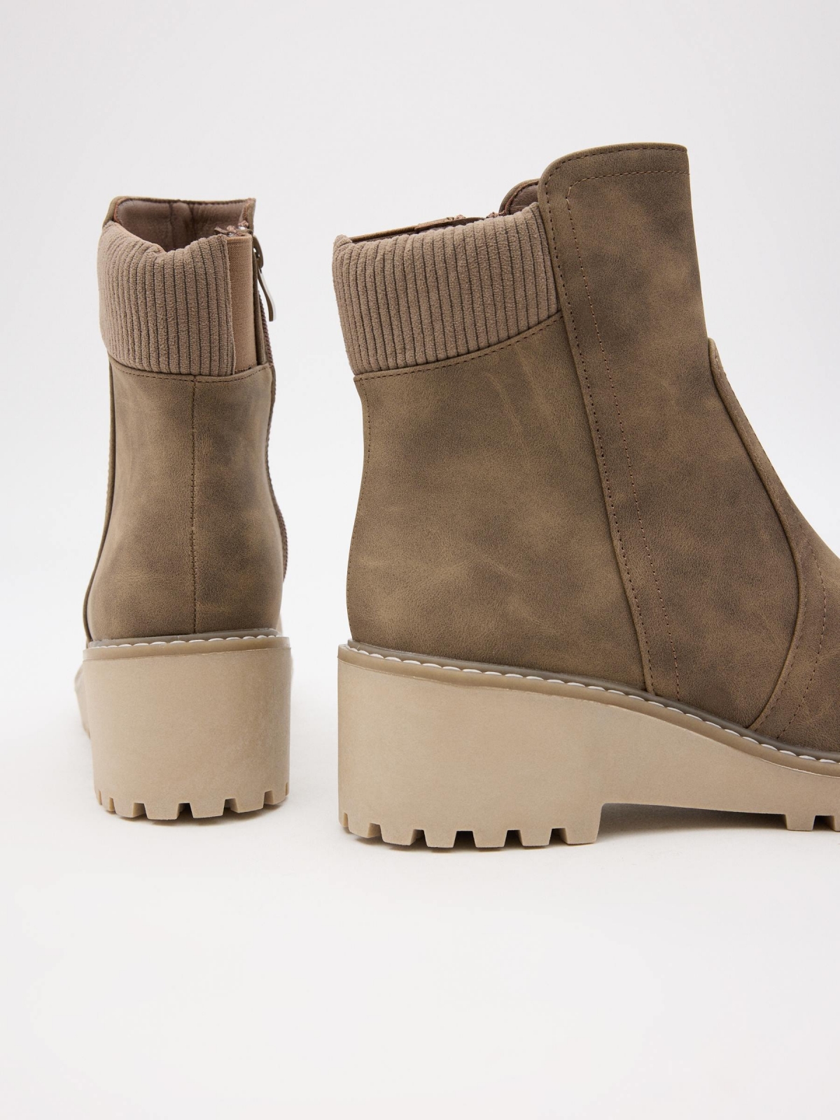 Combined wedge ankle boots brown detail view