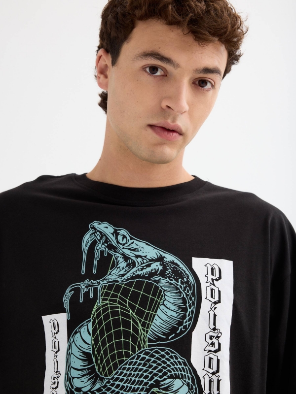 Oversized snake print t-shirt black detail view