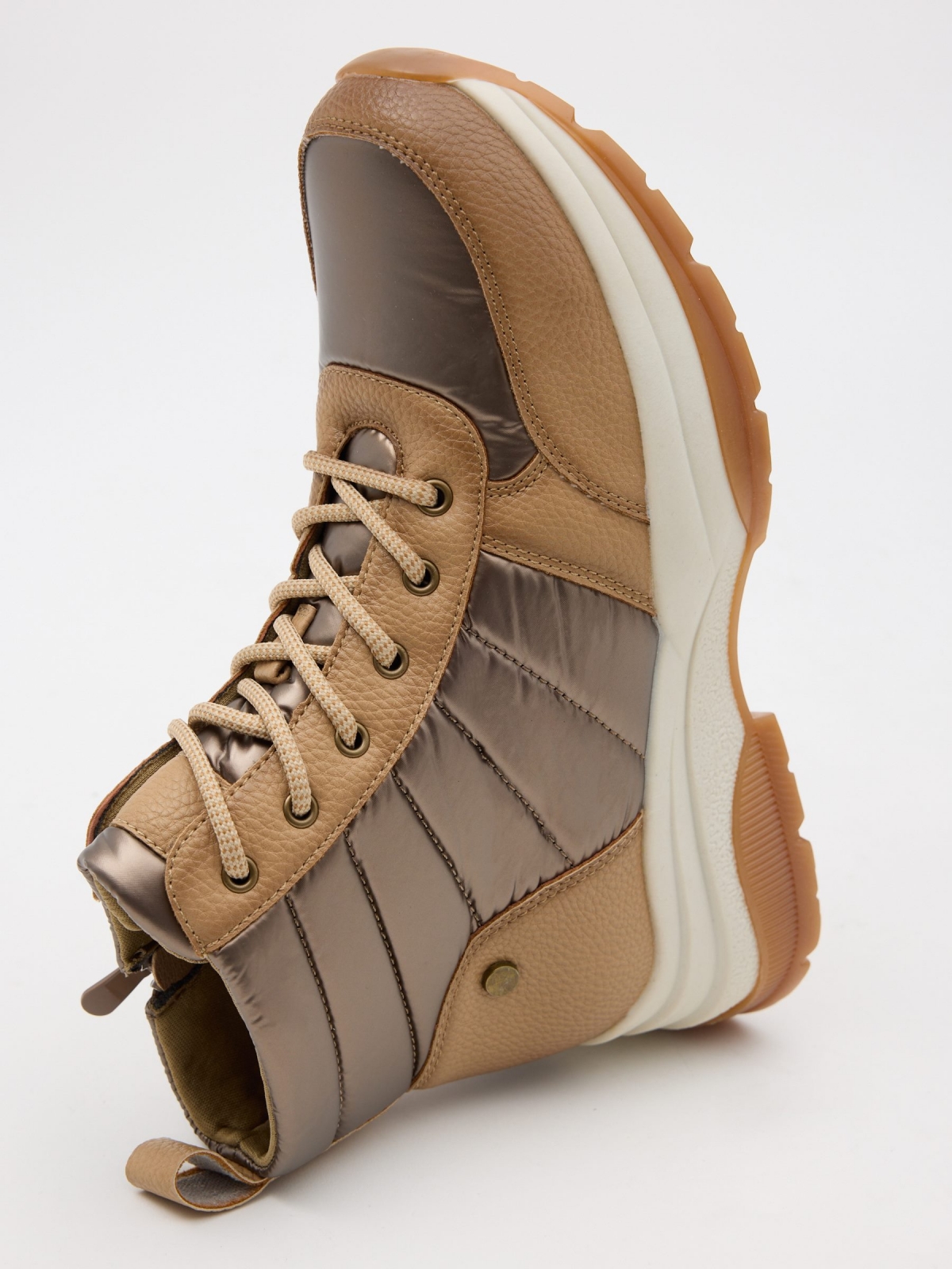 Bota deportiva nylon plataforma beige vista detalle