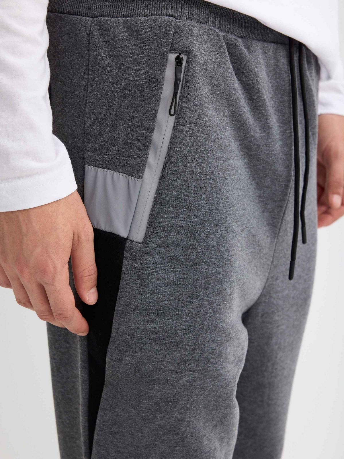 Jogger pants WRLDWD melange grey detail view