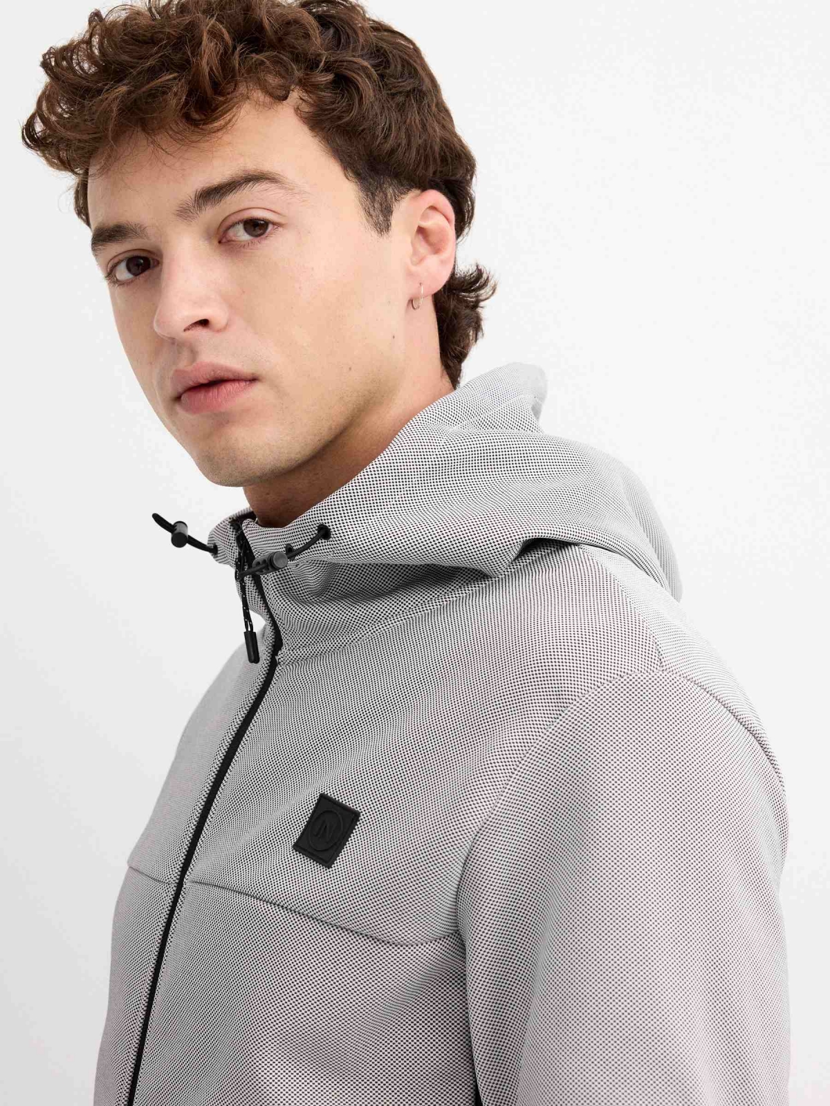 Sudadera cuello fluido con cremallera blanco vista detalle