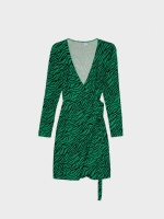 %Pto% Vestido cruzado animal print verde