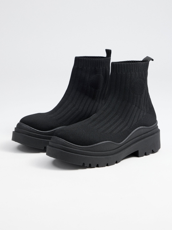 Elastic boot shoe black 45º front view