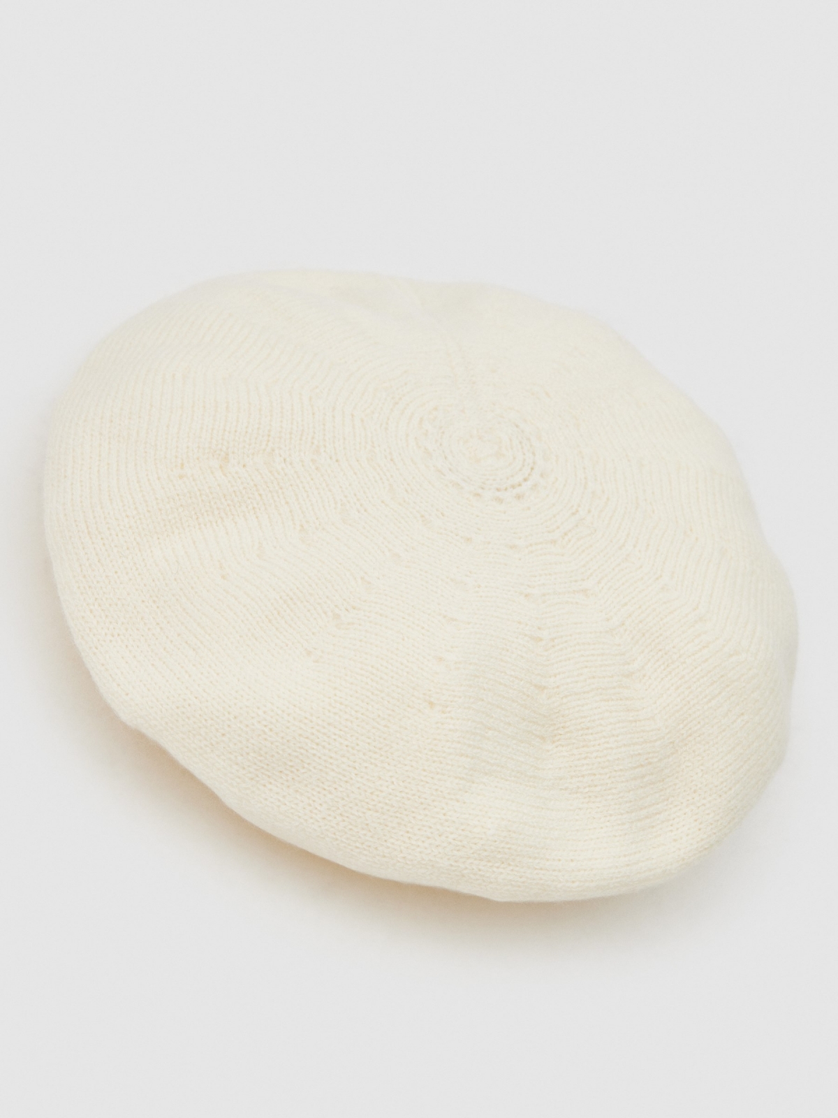 Geometric print beret beige detail view