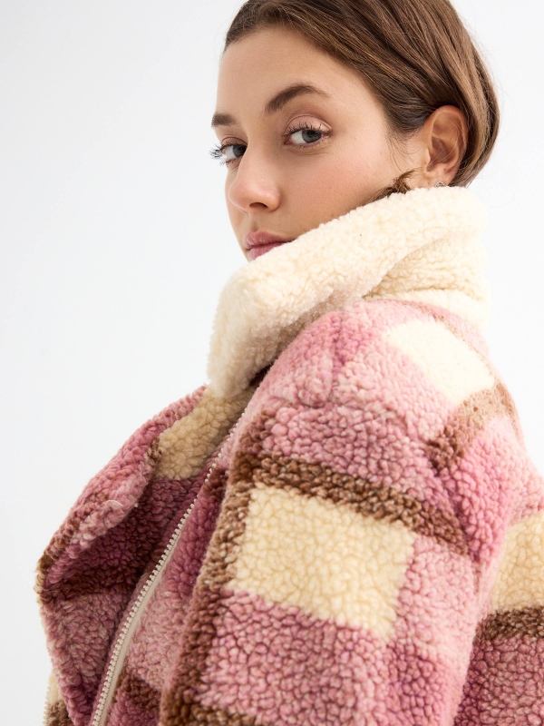 Checked print sheepskin jacket light pink detail view