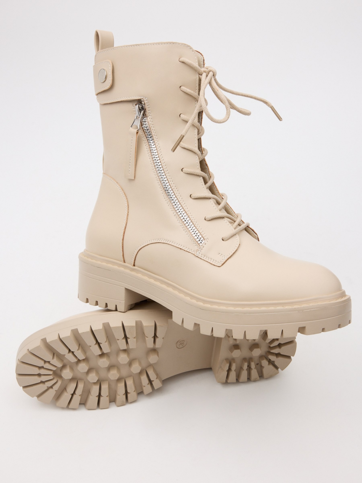 Half-calf zipper boots beige detail view