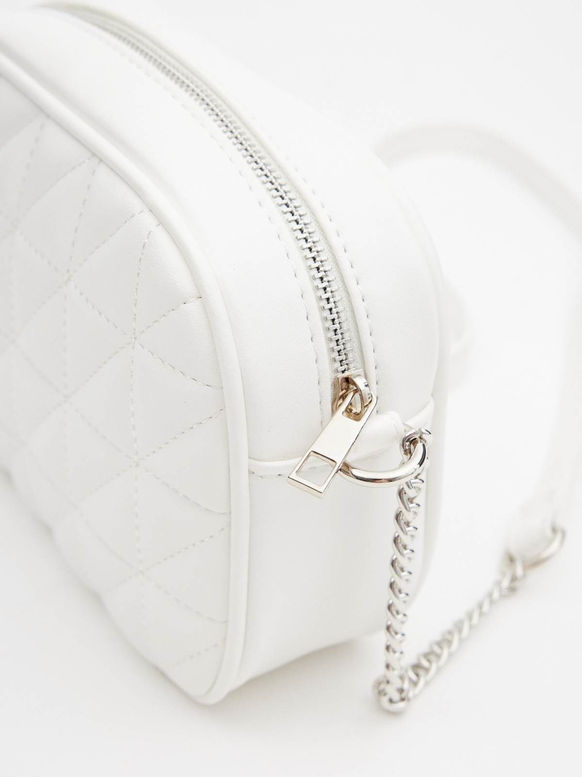 Leatherette crossbody bag white detail view