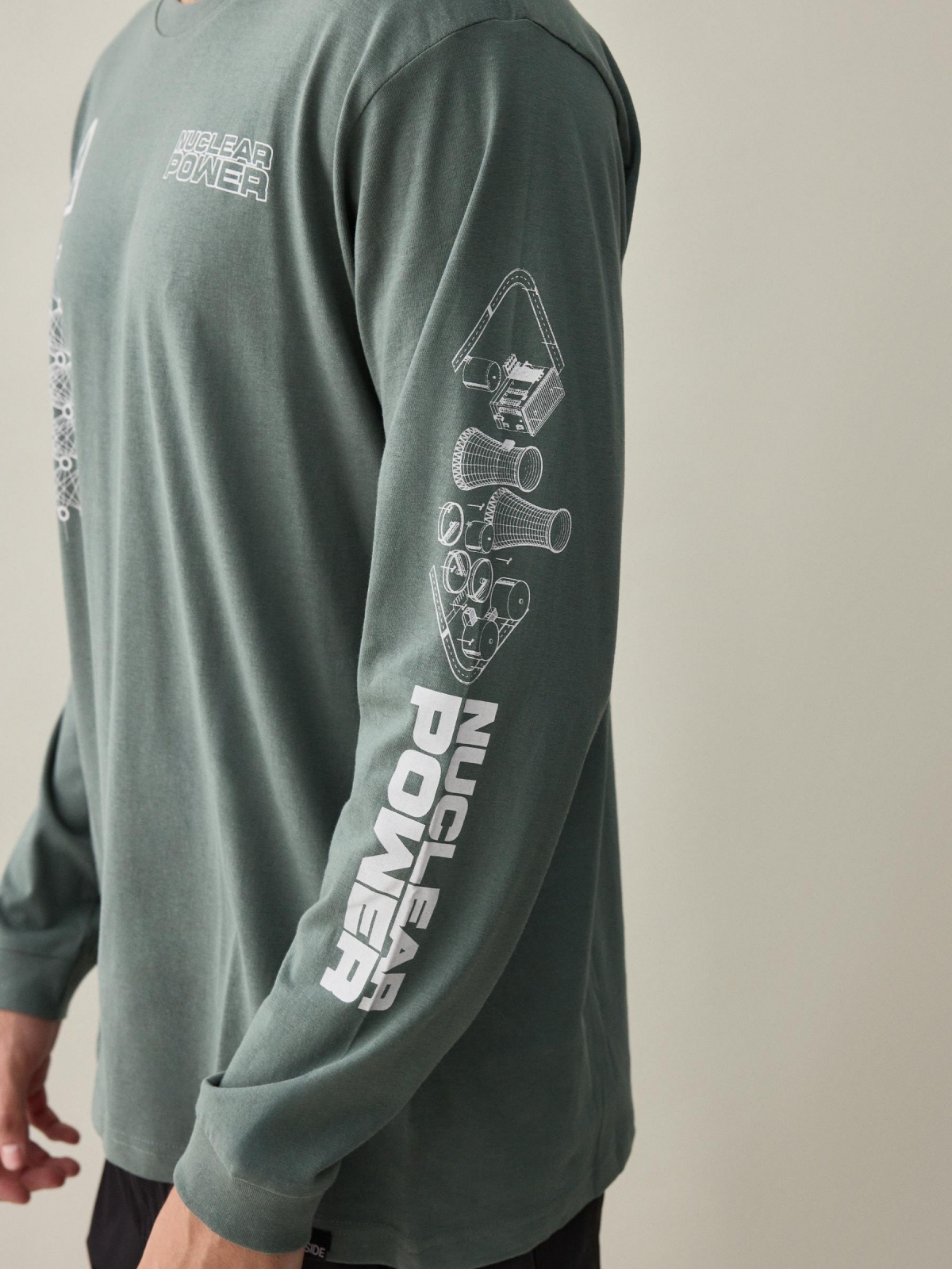 Power print sleeve t-shirt greyish green detail view