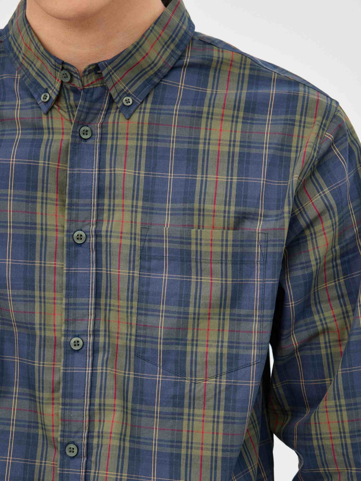 Camisa regular cuadros azul verde vista detalle