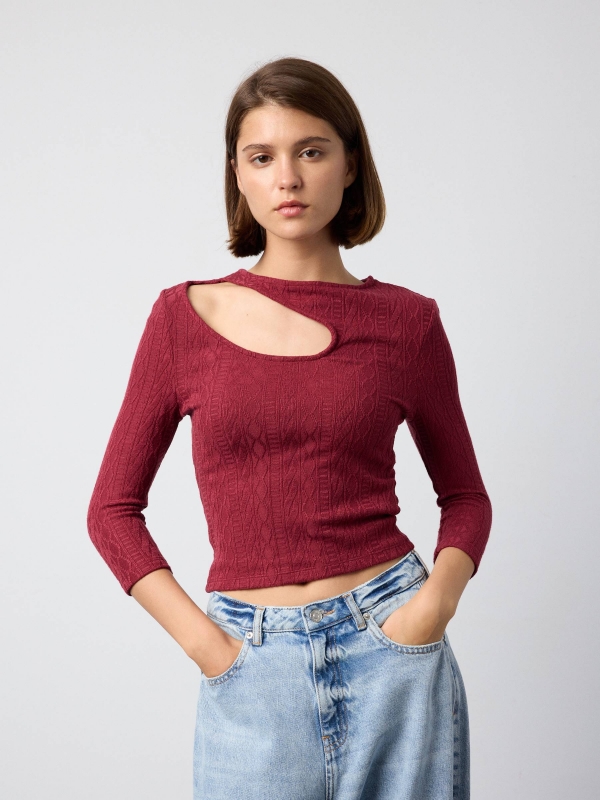 Knitted crop top with pattern garnet detail view