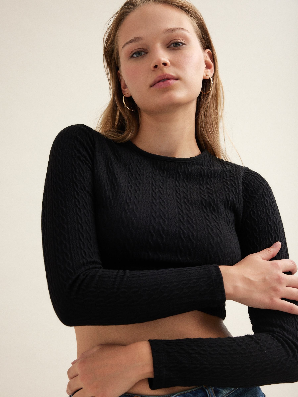 Textured crop top black detail view