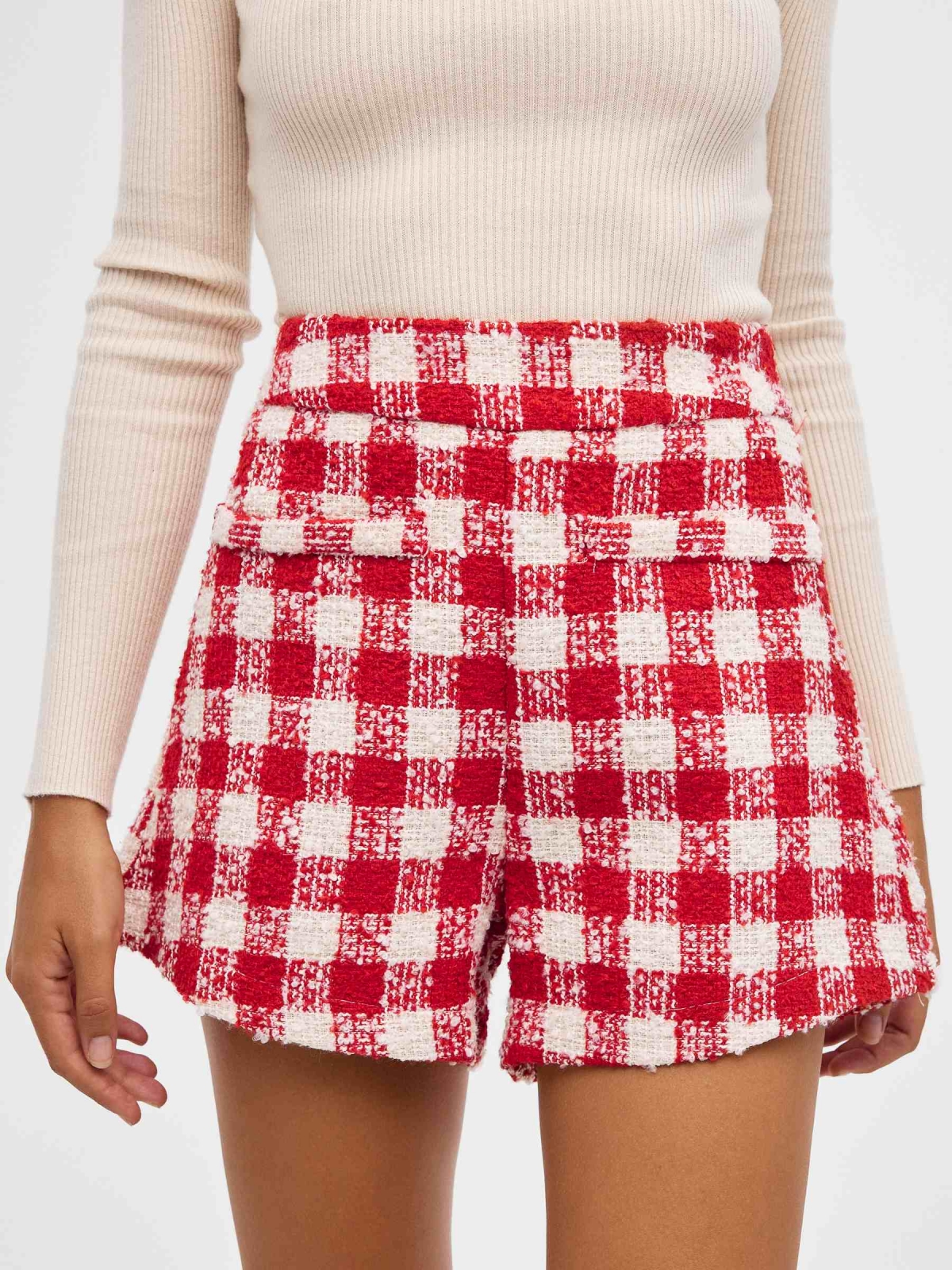 Shorts Jacquard de cuadros rojo vista detalle