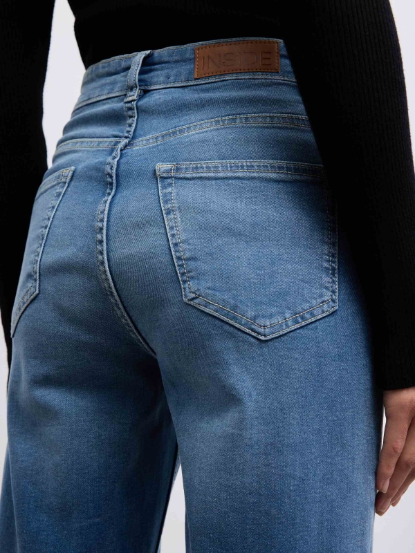 Jeans mom slim high rise azul vista detalle