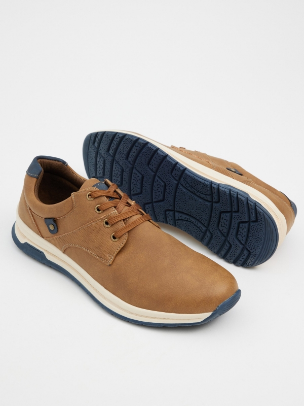 Sapatos casuais para homem camel vista detalhe