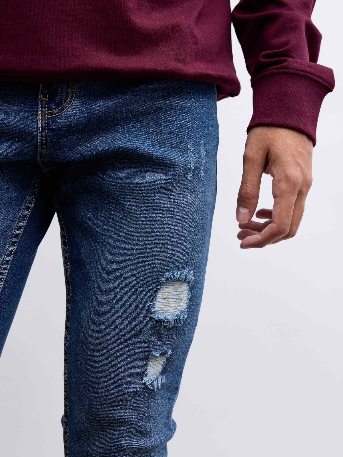  Skinny jeans with rips blue