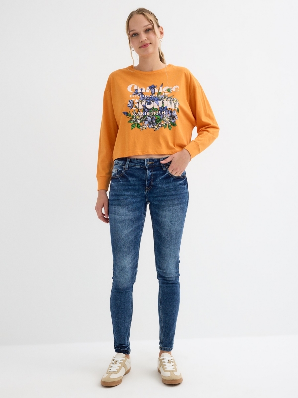 Camiseta crop Change Grown naranja caldera vista general frontal