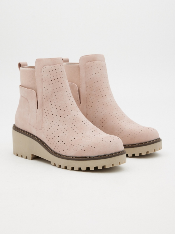 Wedge and elastic boots pink 45º front view