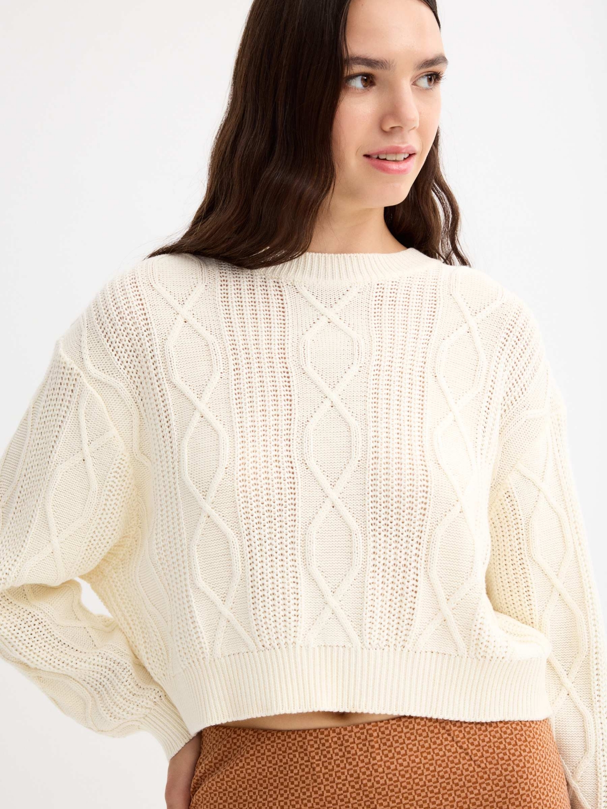 Jersey crop de ochos blanco roto vista detalle