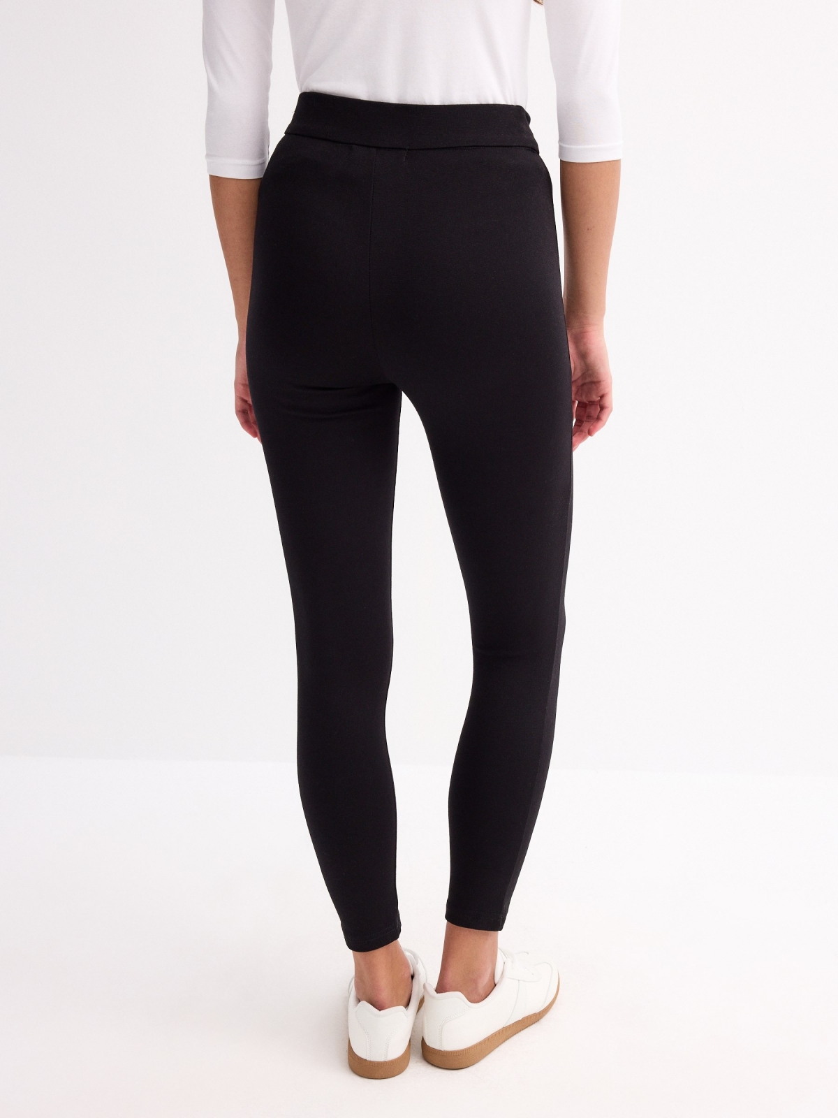 Leggings de malha com fecho de correr preto vista meia traseira