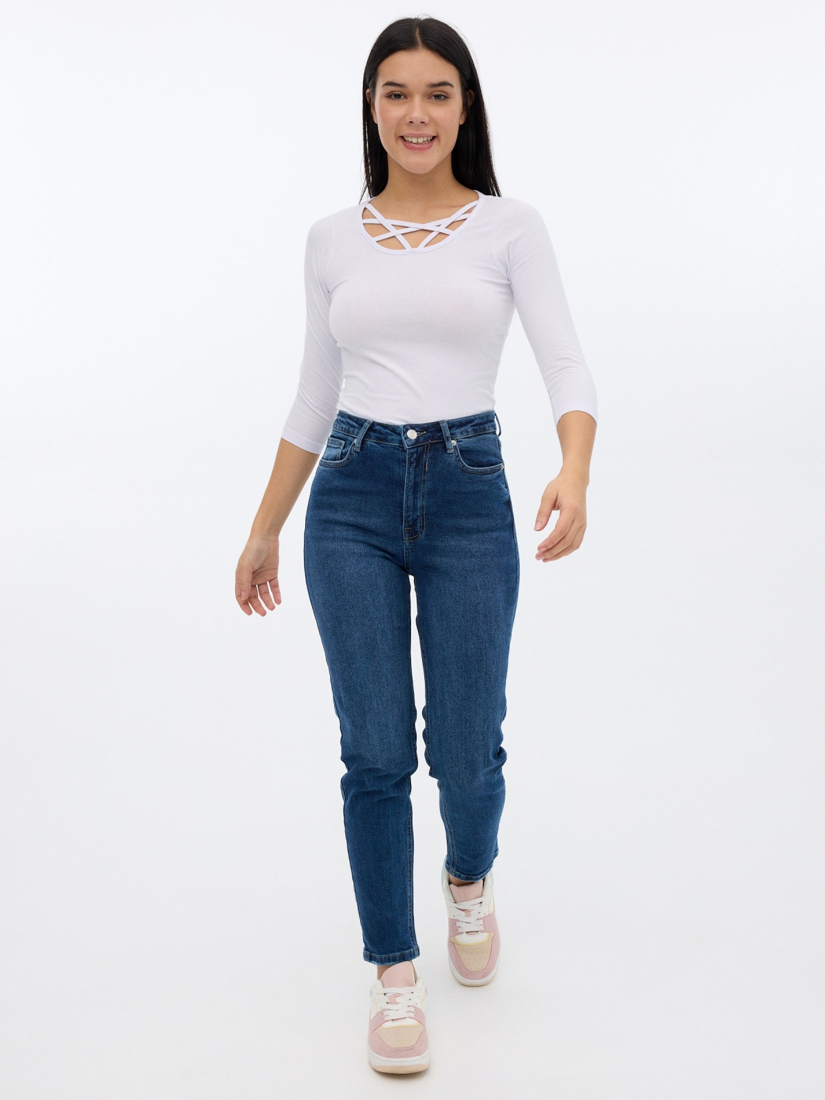 Slim neckline t-shirt with straps white front view