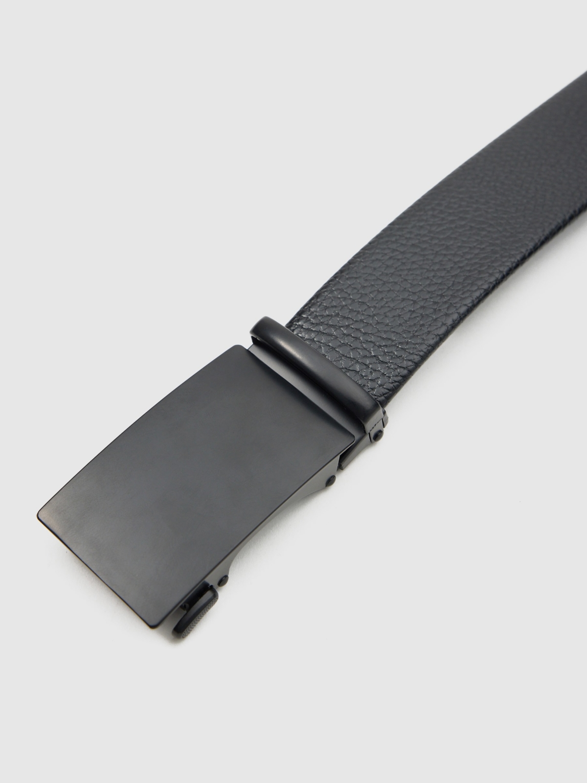 Basic belt black detail view