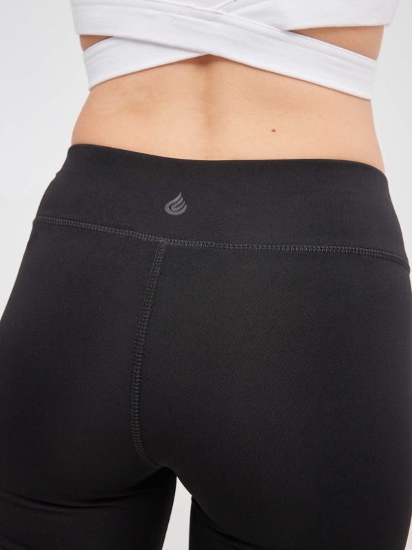 Leggings detalhes em mesh preto vista detalhe