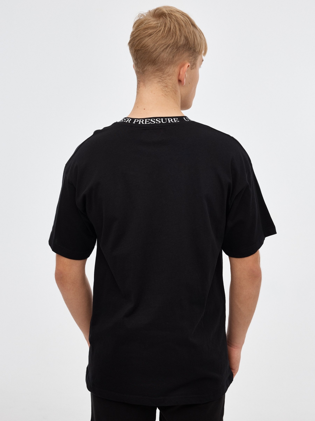 Under pressure T-shirt black middle back view