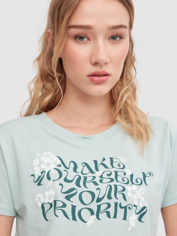 Camiseta Yourself Priority azul vista detalle