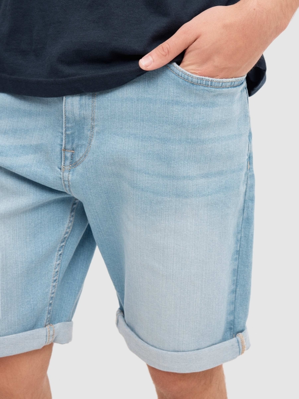 Bermudas denim slim azul vista detalle