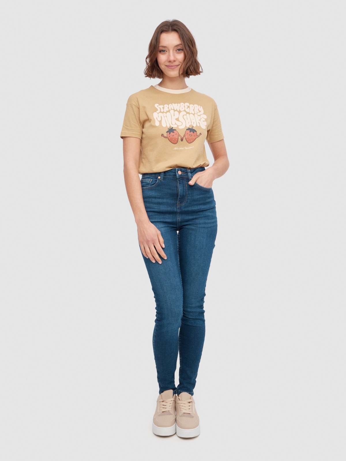 T-shirt Strawberry Milkshake ocre vista geral frontal