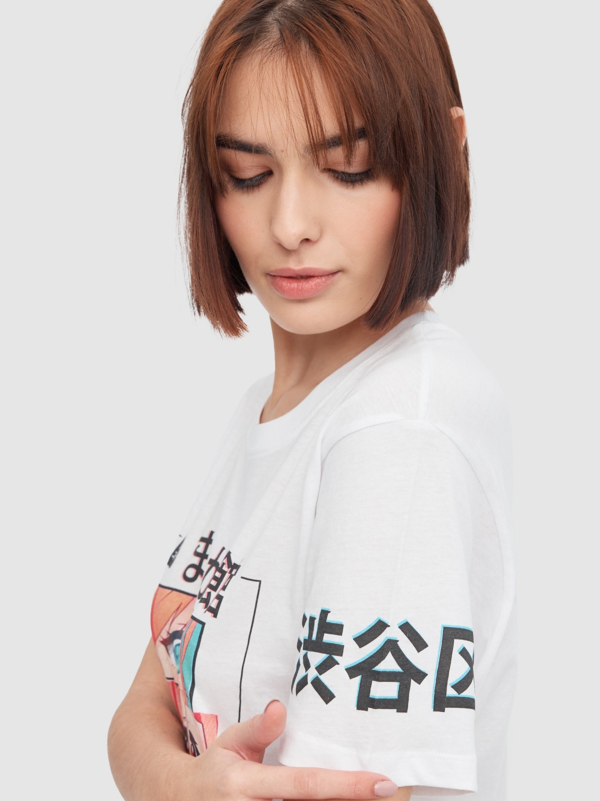 T-shirt oversize com ilustração japonesa branco vista detalhe