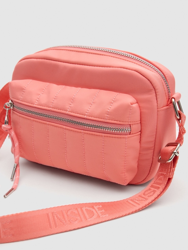 Saco de nylon almofadado coral vista detalhe