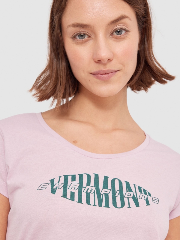 T-shirt crop Vermont cinza escuro vista detalhe