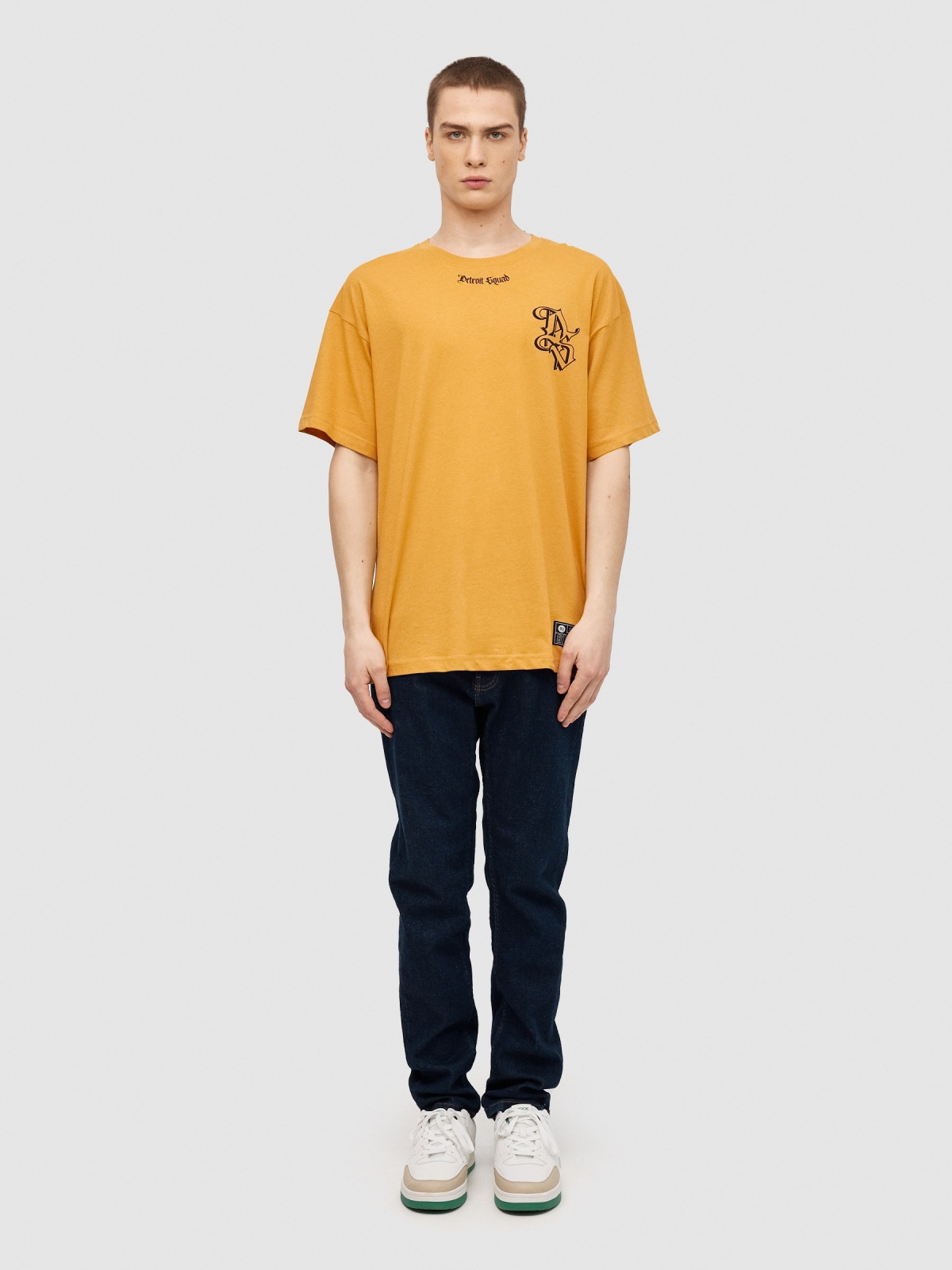 Camiseta Detroit Squad ocre vista general frontal