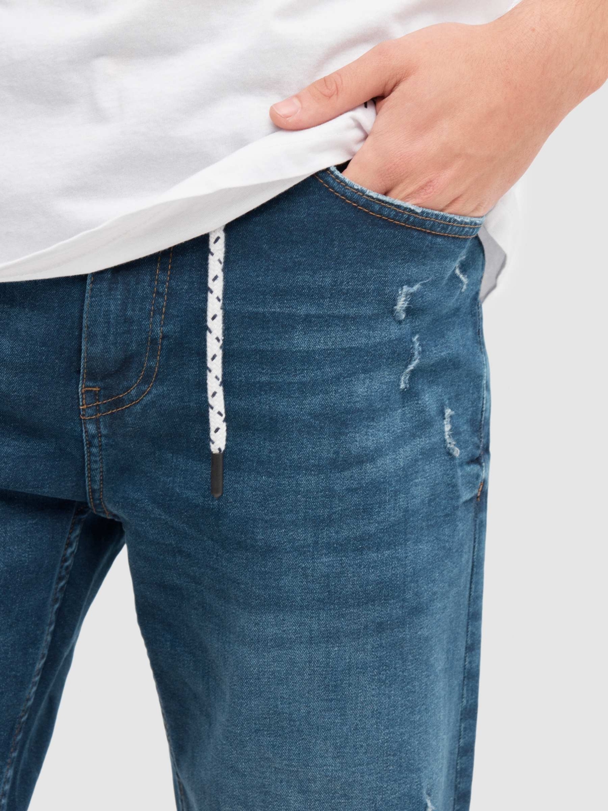 Bermuda denim skinny azul vista detalle