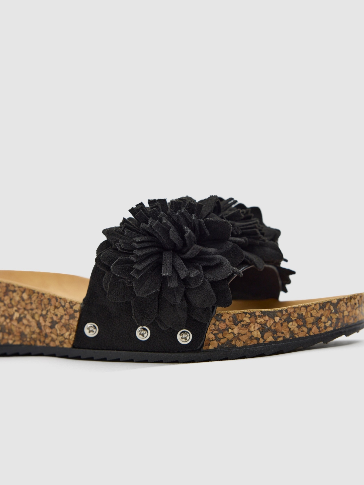 Flower wedge black/beige detail view