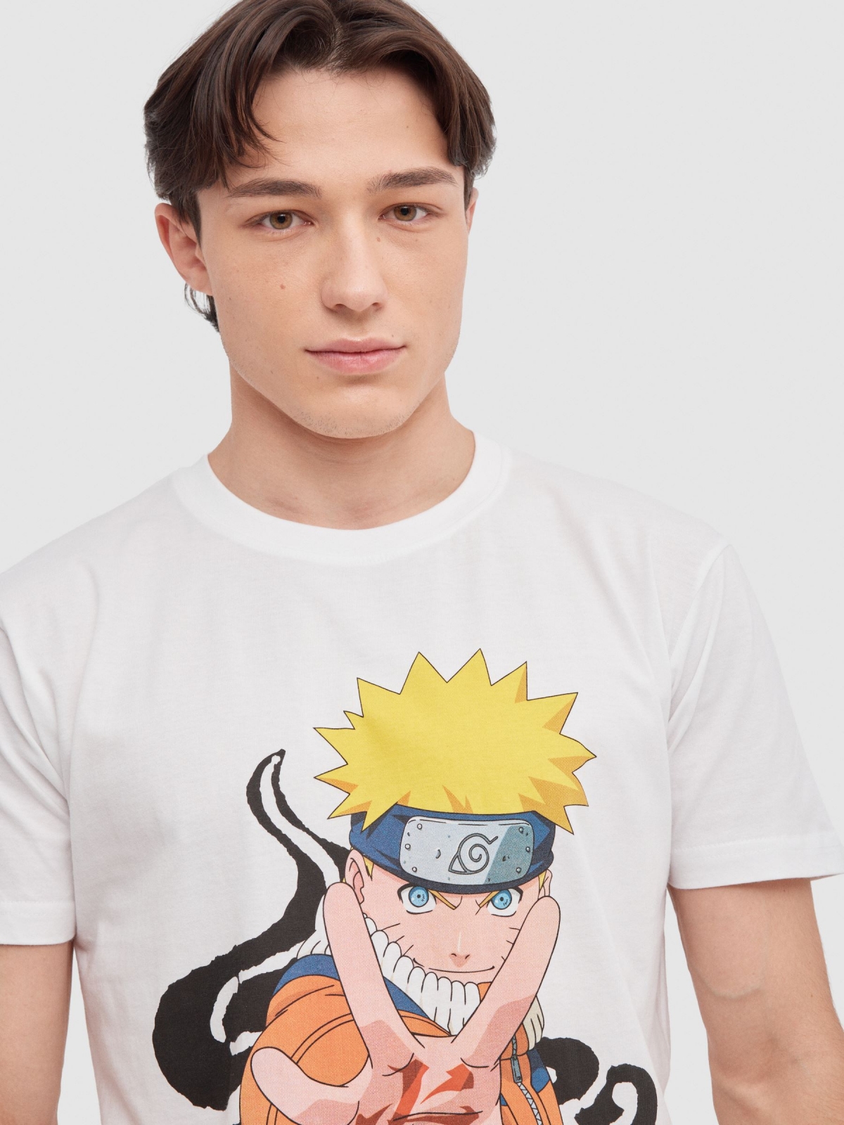 Camiseta Naruto blanco vista detalle