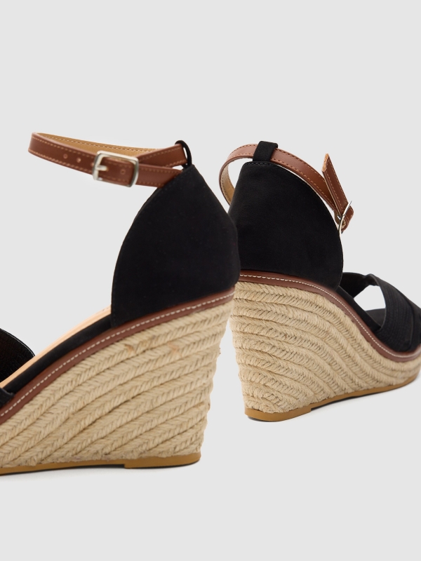 Wedge sandals black detail view