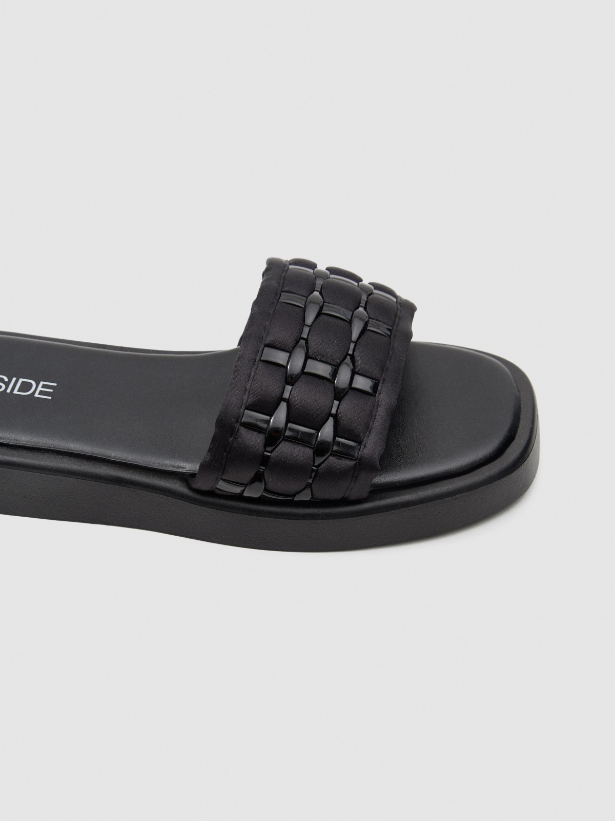 Padded sandal black detail view