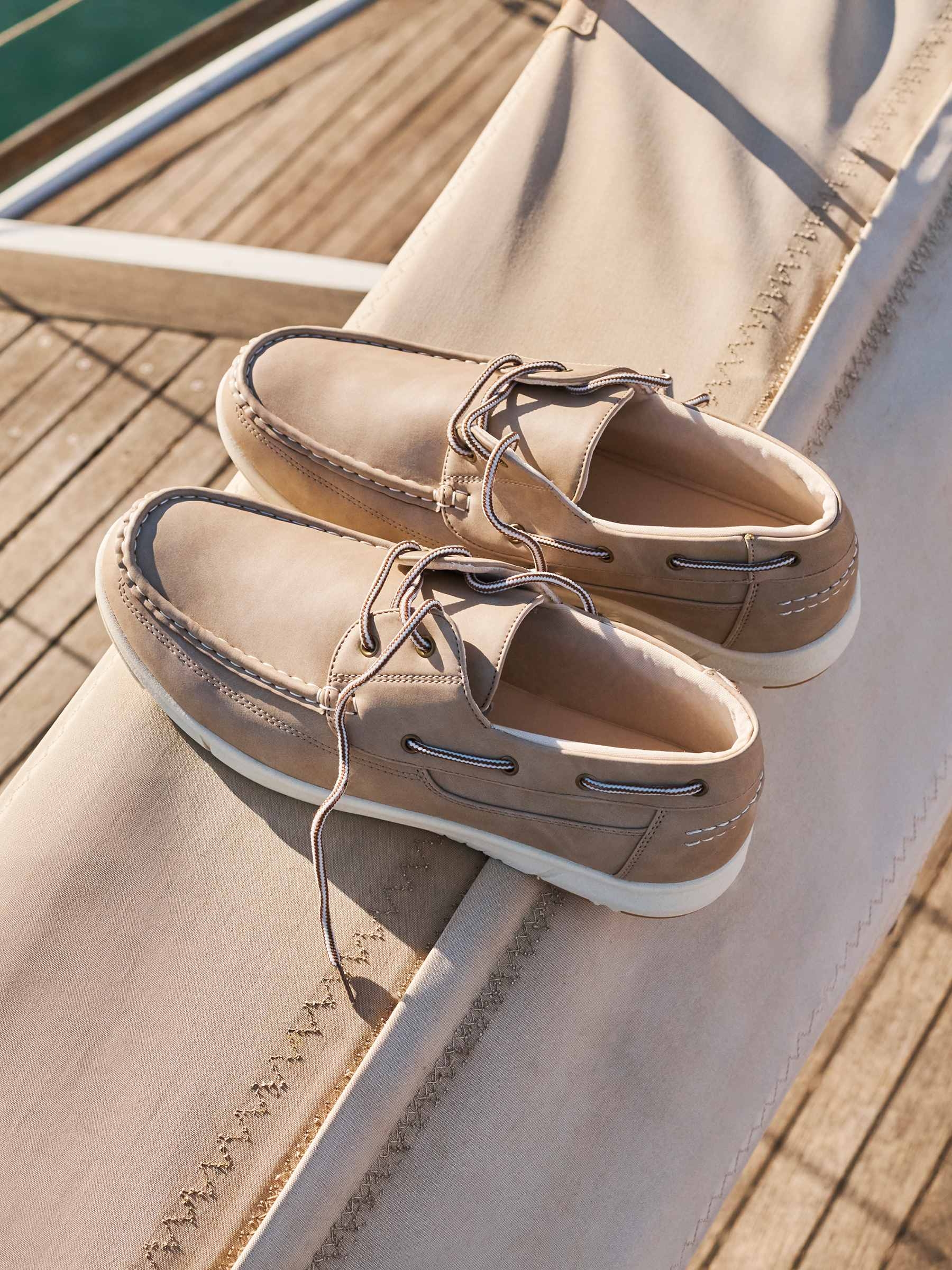 Sports boat beige