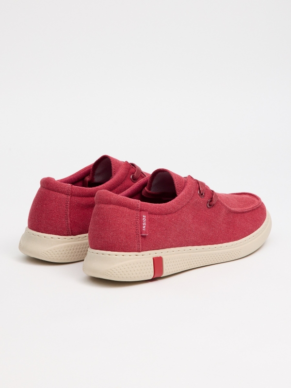 Zapato wallabee rojo vista trasera 45º